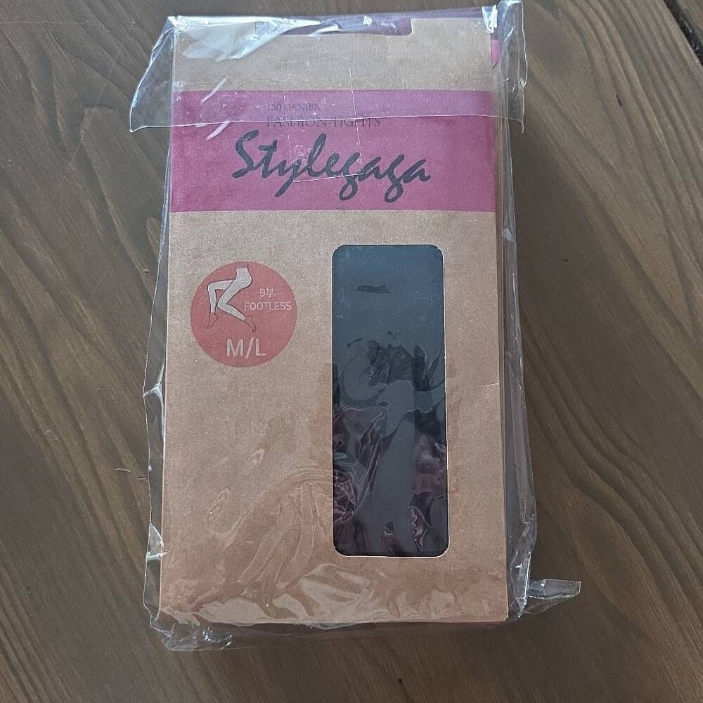 Stylegaga Women's Size Medium/Large Set of 2 Black Footless Tights